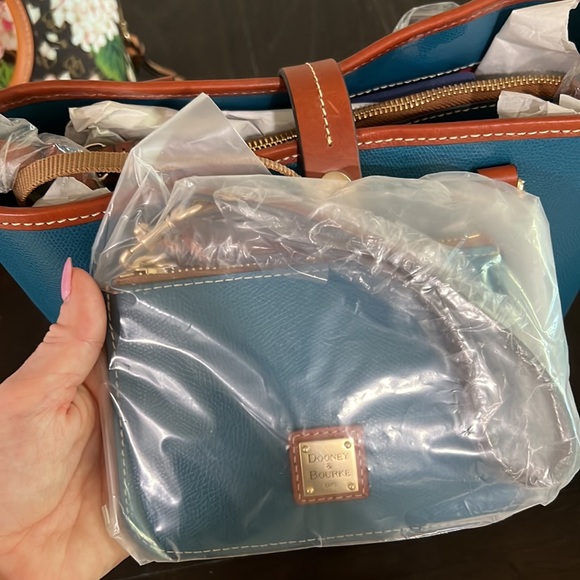 CLASSIC beautiful teal and brown leather DOONEY and Bourke Purse and WALLET - Picture 5 of 5